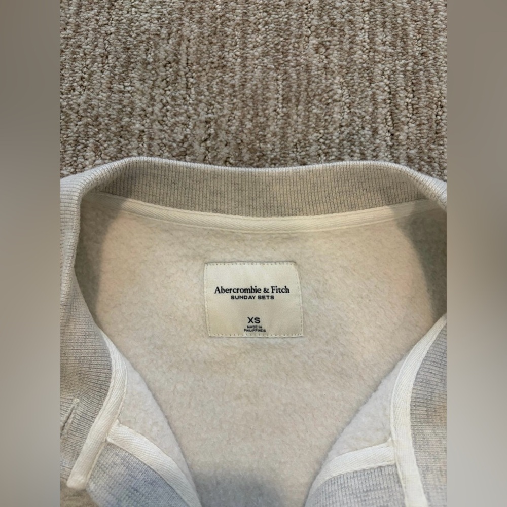 Abercrombie Sunday Shrunken Crew Cardigan - Picture 4 of 4